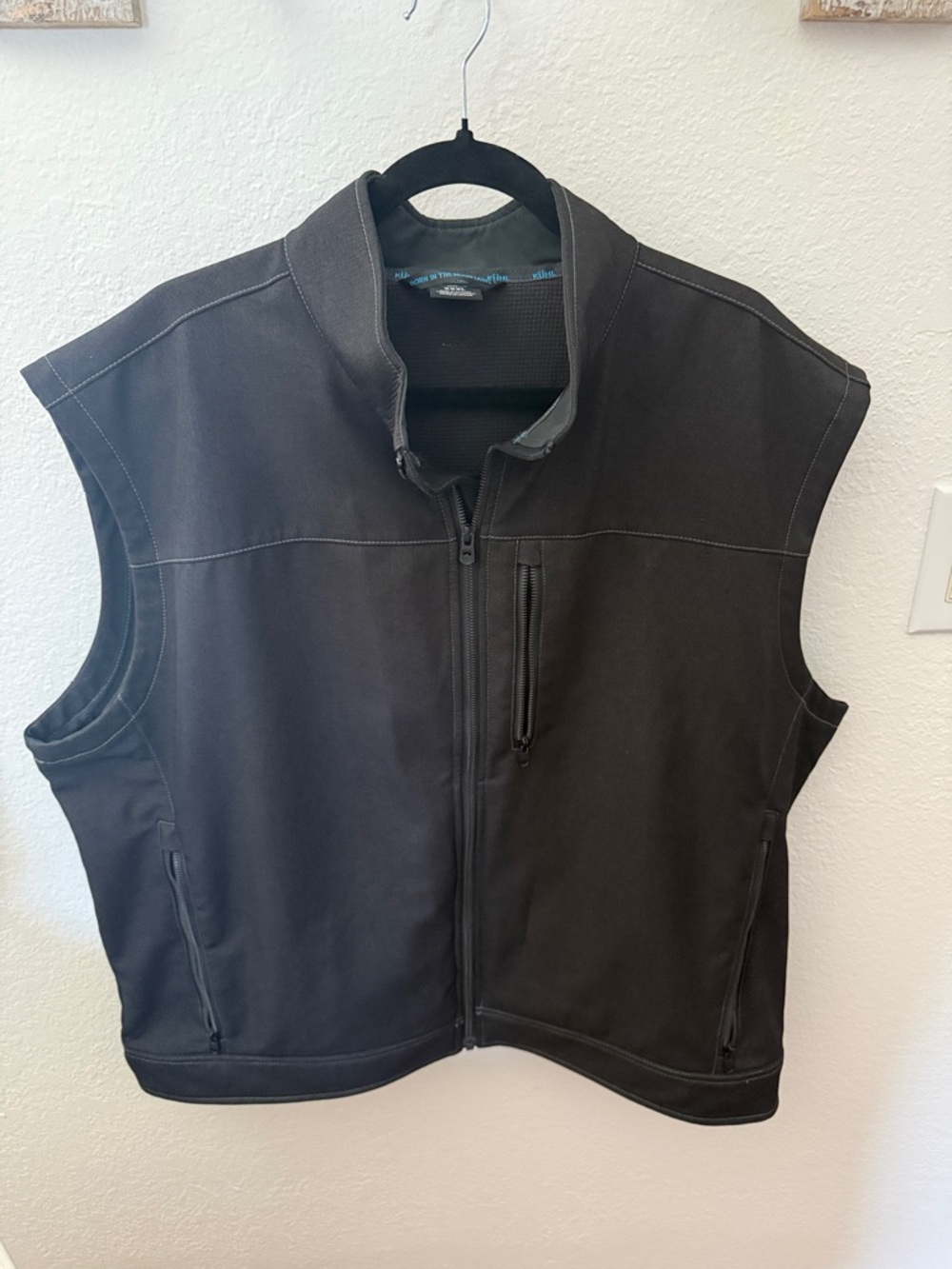 Kuhl Men's Black Softshell Zip Vest